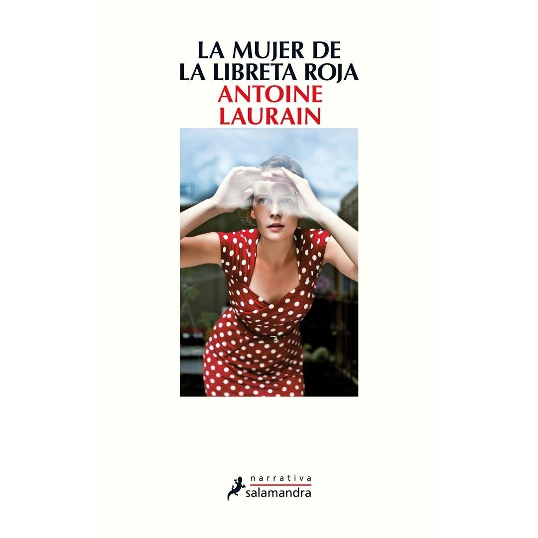 Mujer De La Libreta Roja