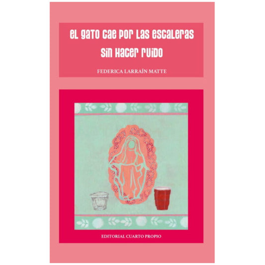 El gato cae por las escaleras sin hacer ruido